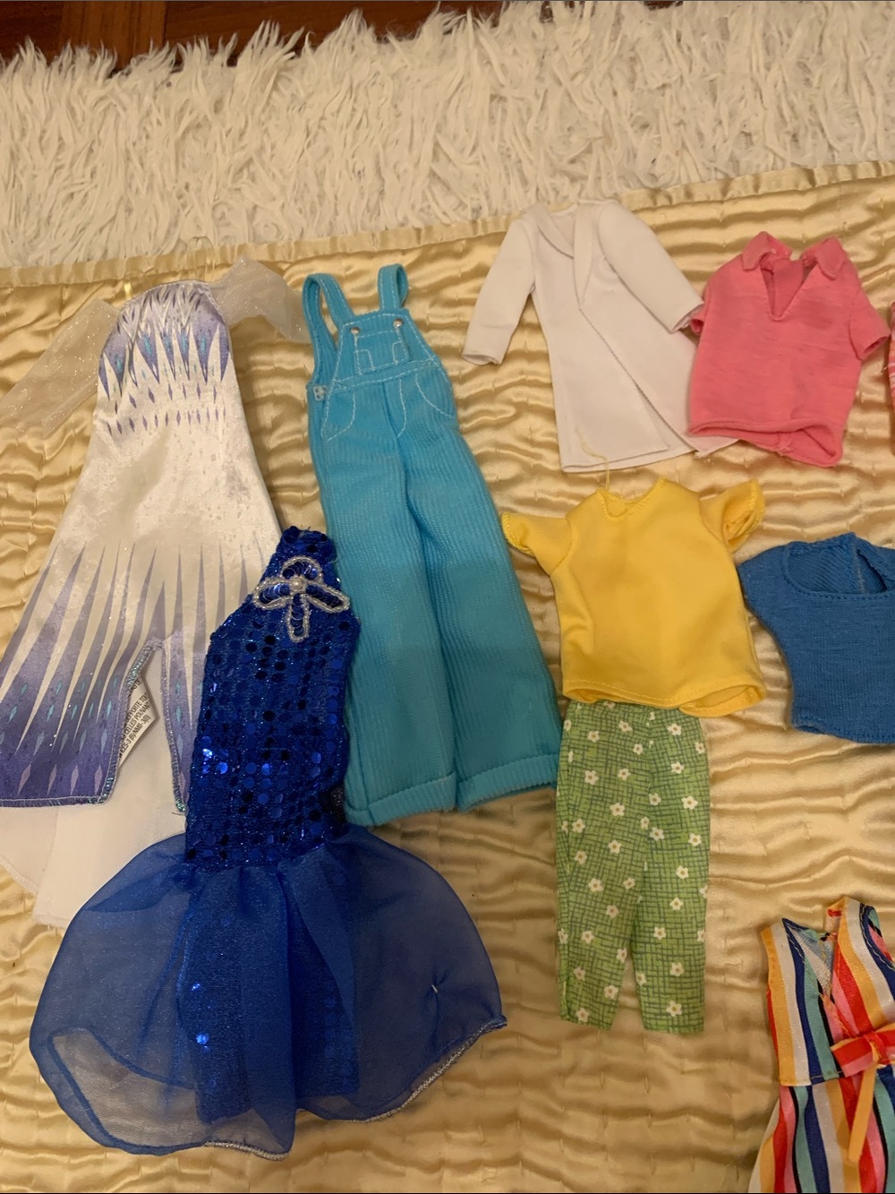 Source Unknown Multicolor Kids Doll Clothing Lot - Pink, Blue, Yellow & Green - Picture 2 of 4